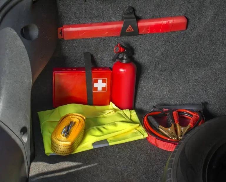 Bagażnik z przedmiotami BHP